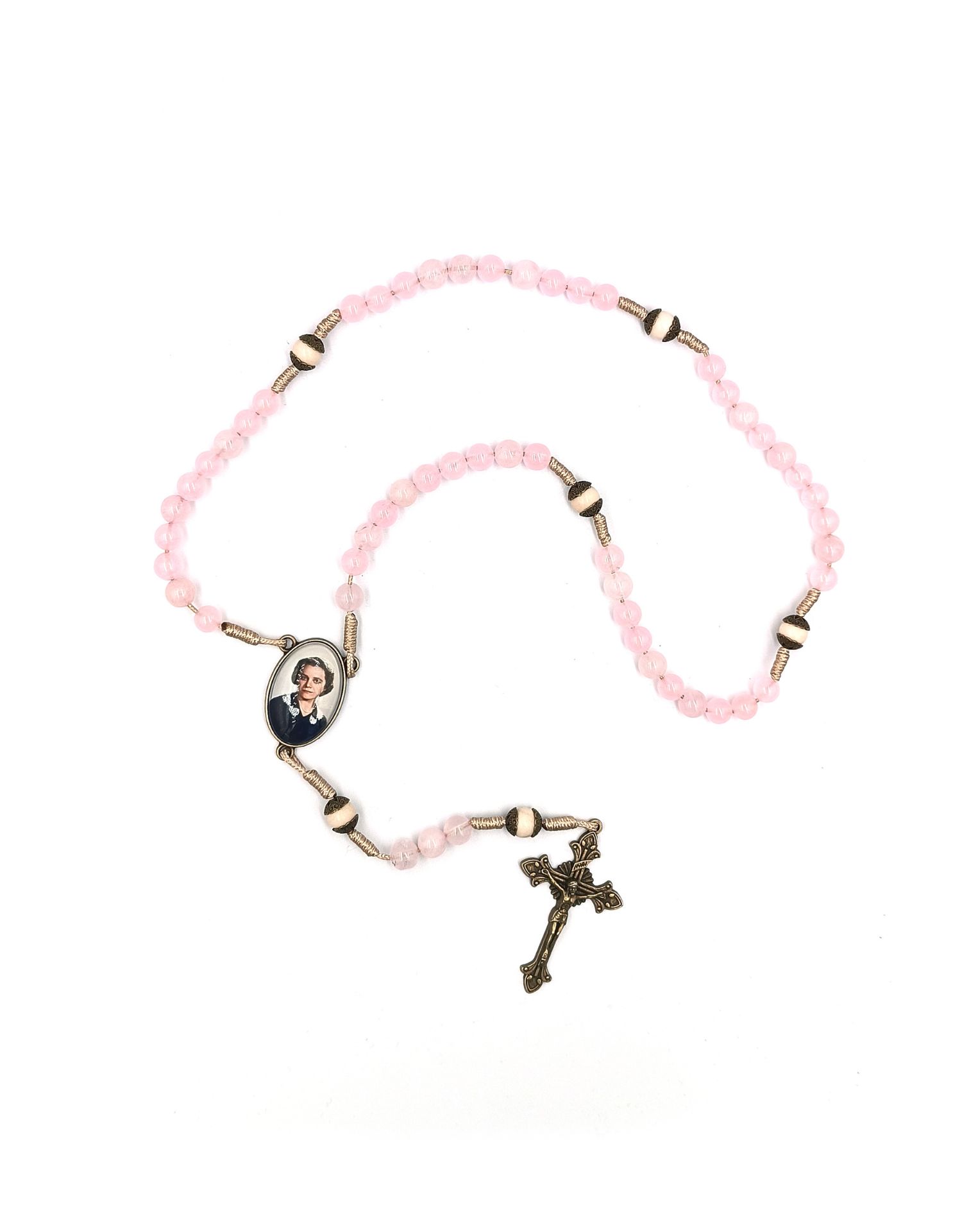 Różaniec z jadeitu z bł. Natalią Tułasiewicz