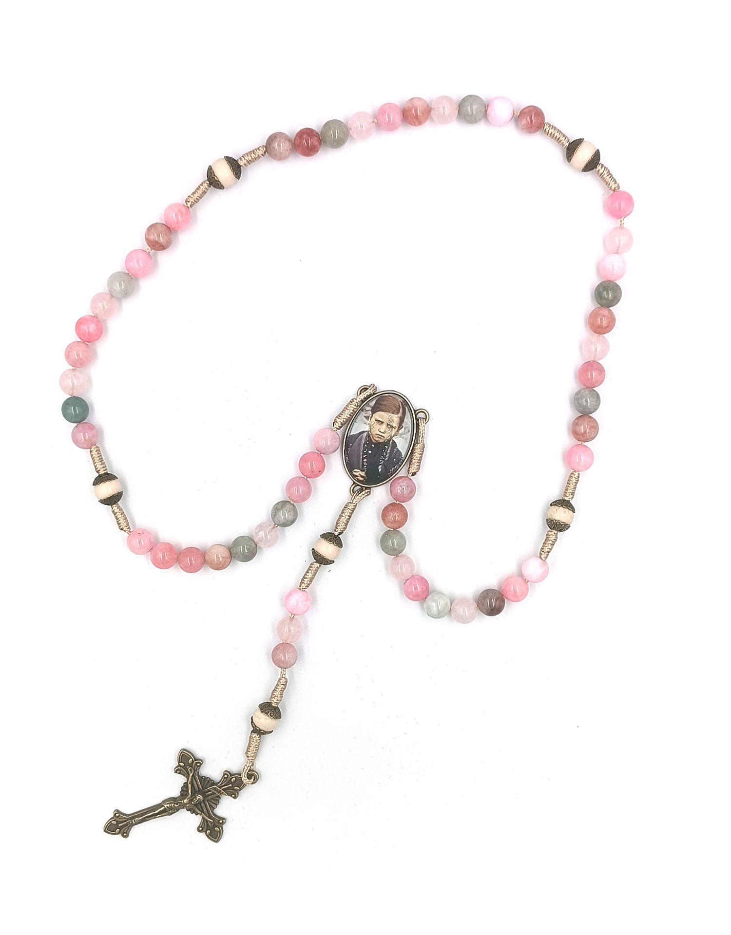 Różaniec z jadeitu z wizerunkiem św. Hiacynty Marto